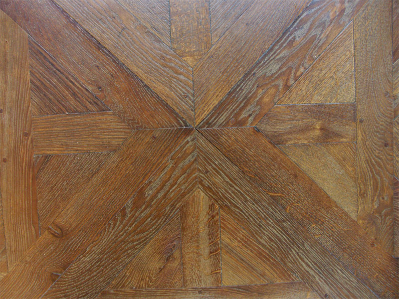 aspect patin� vieilli des panneaux d'Aremberg