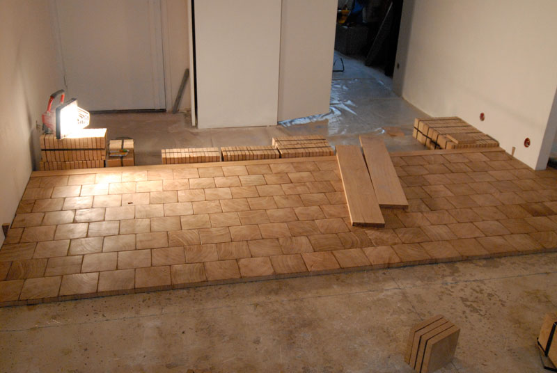 A noter : les �l�ments de ce Parquet en bois debout �paisseur 22 et 140 mm de c�t�