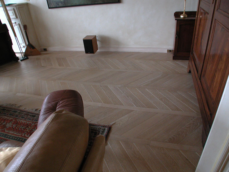 Parquet Foug�res avec une finition vieillie et c�rus�e