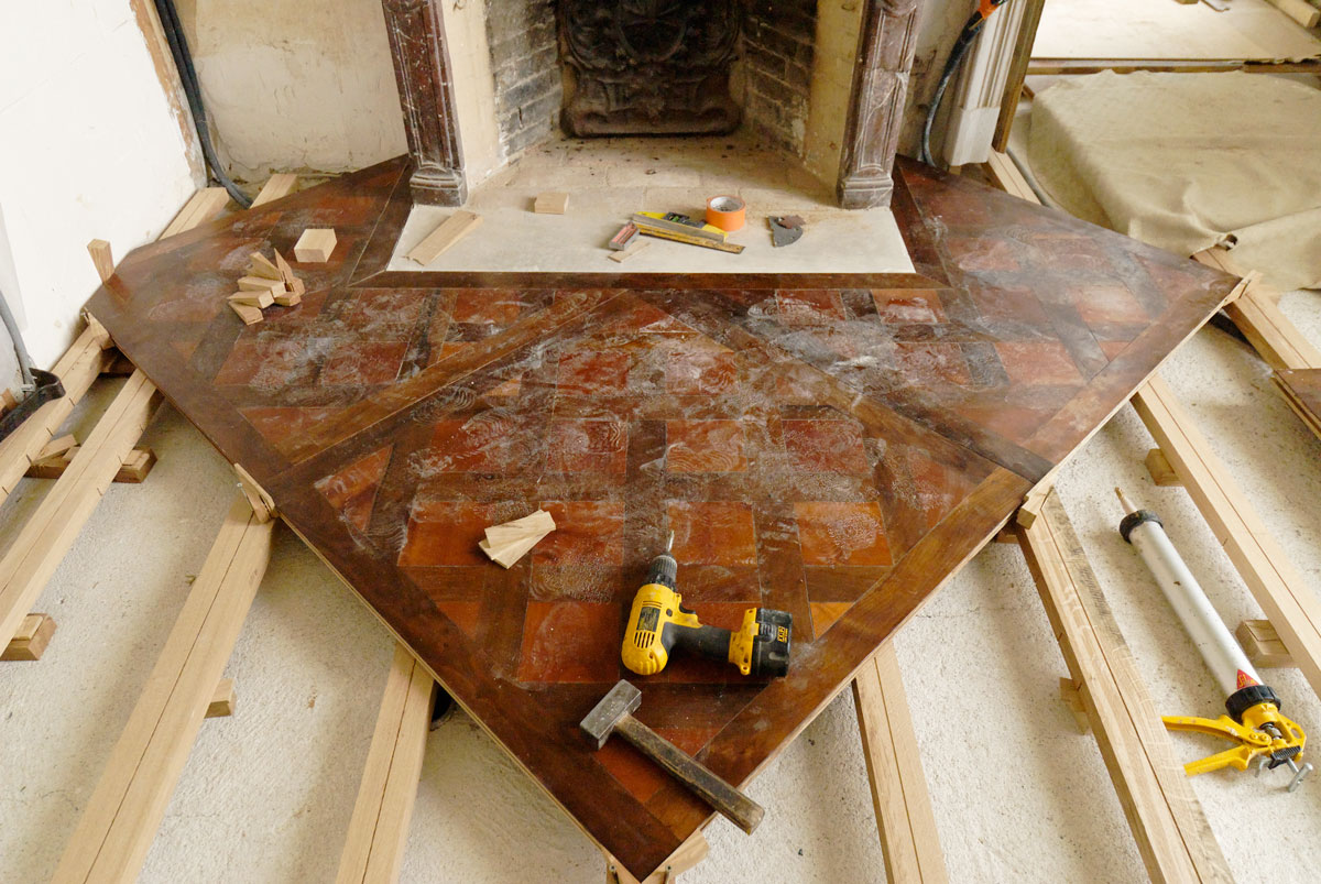 Versailles panels in walnut and Cherry