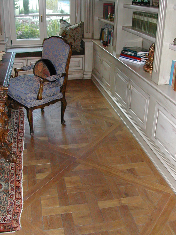 Parquet Versailles dans la bibliothèque meublée