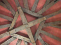 Une superbe charpente pour ce plafond chÃªne